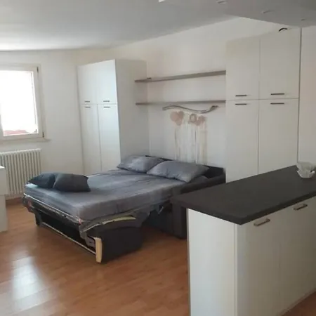 Loft Modern Minimal Con Terrazza In Salento شقة